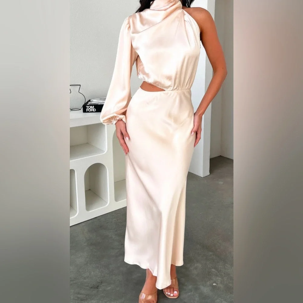 That’s so Fetch antonia midi dress. - Picture 2 of 3